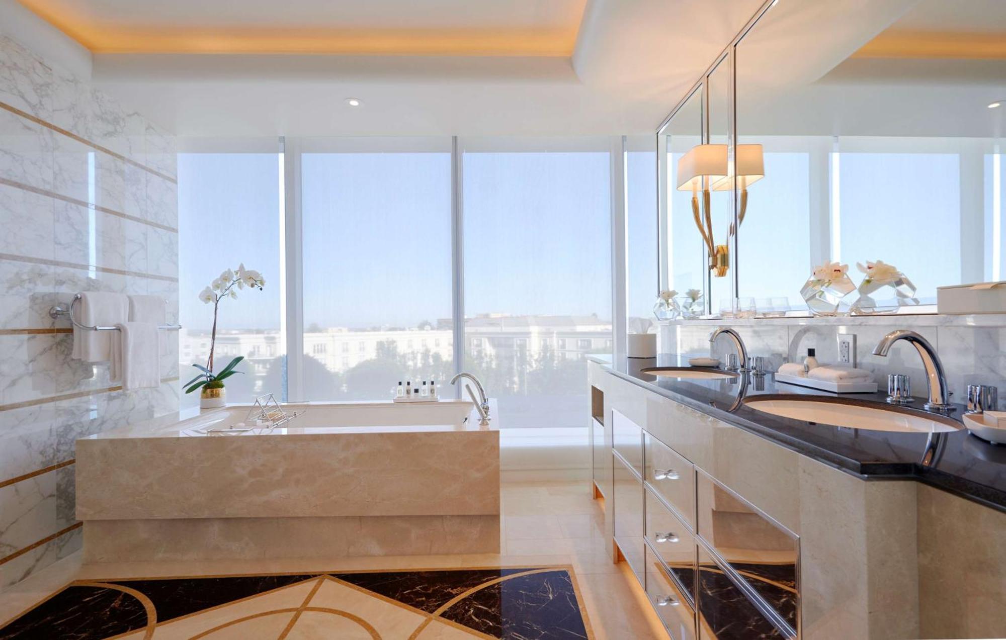 Waldorf Astoria Beverly Hills 5*