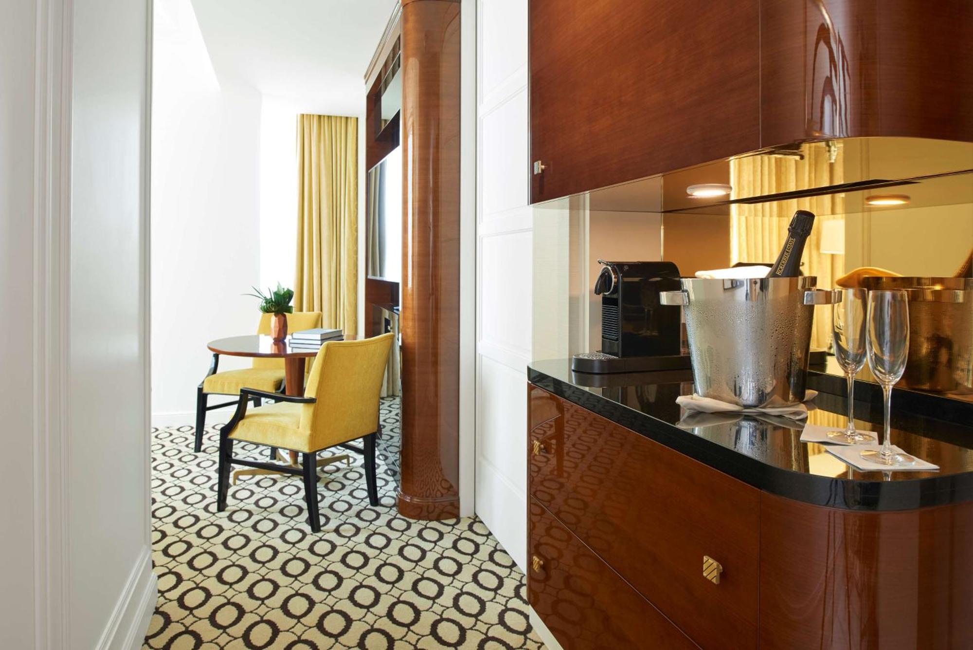 Waldorf Astoria Beverly Hills 5*